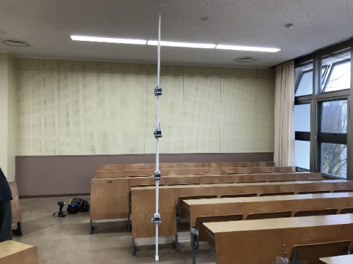 CO2センサをポールに取り付けて設置