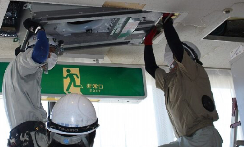 ④室内機取付作業